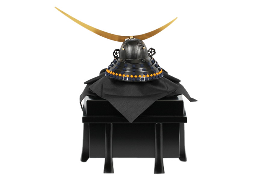 五月人形　兜　Samurai helmet 伊達政宗兜　最終価格 人気の兜｜五月人形のひととえ｜伊達政宗之兜SZ | 人形工房ひととえ