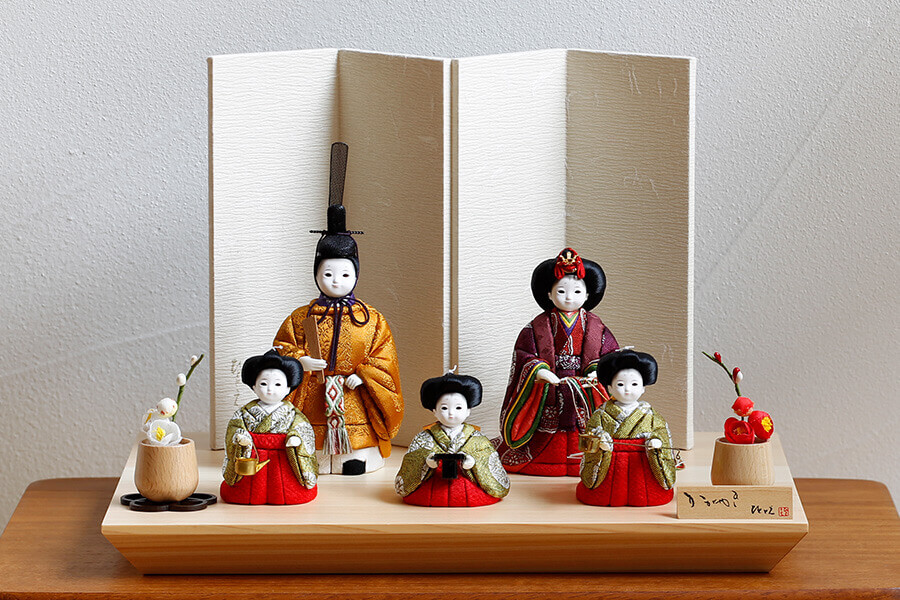 木目込み雛人形　羽 - つばさ - 立雛　五人飾り