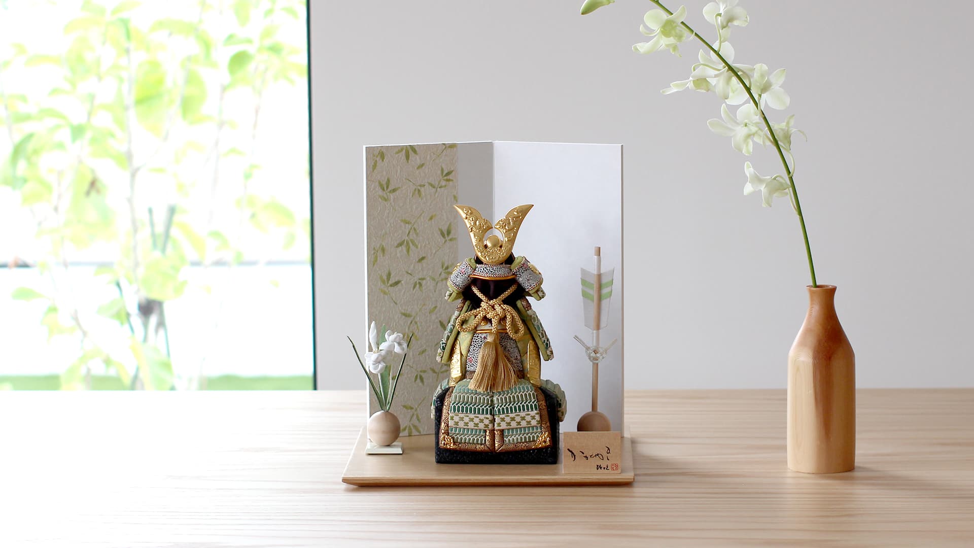 五月人形のコンパクトな木目込み鎧