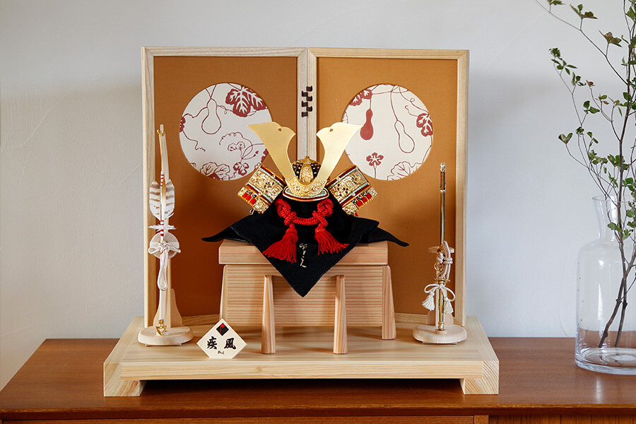 公式】五月人形 疾風シリーズ - 飾り台セット - ひょうたん弁柄/ひとと