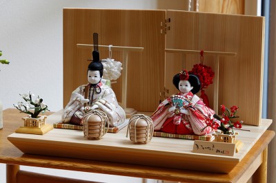 雛人形のひととえ | 伝統の木目込み技法で作るコンパクトな親王飾り